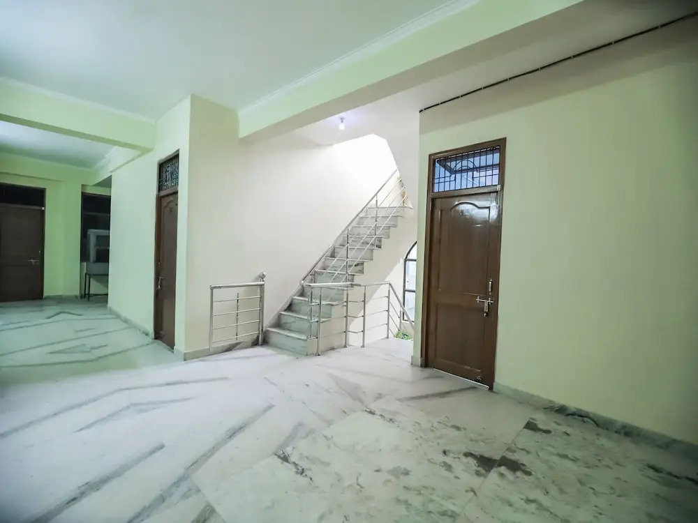 OYO 14562 Rishabh Guest house