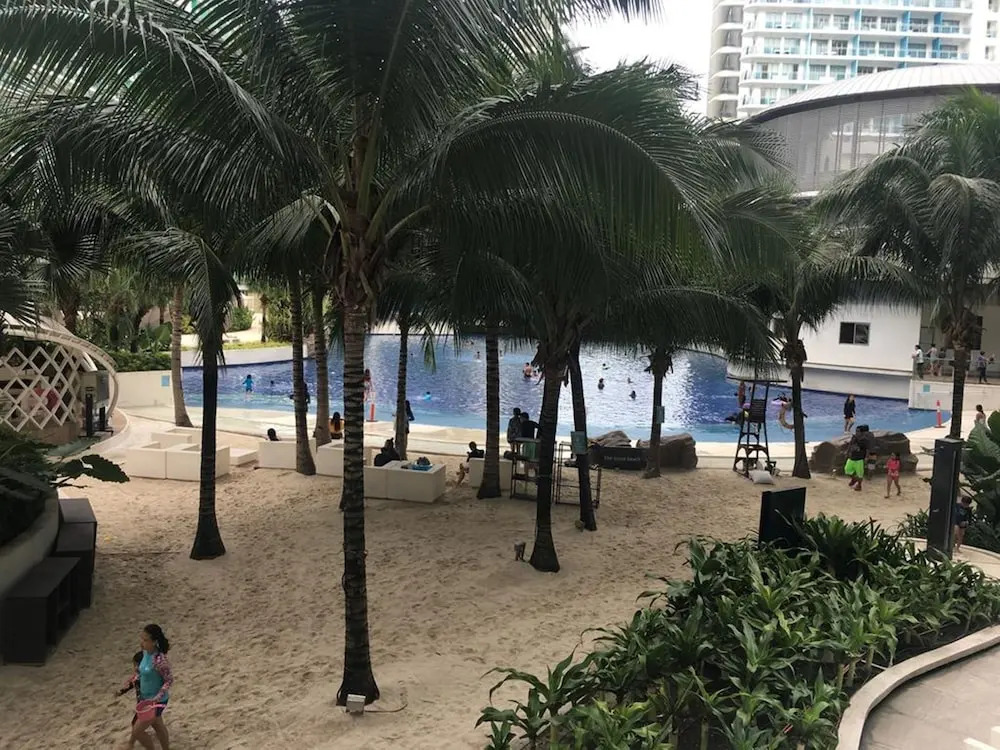 Manila Urban Resort at Azure