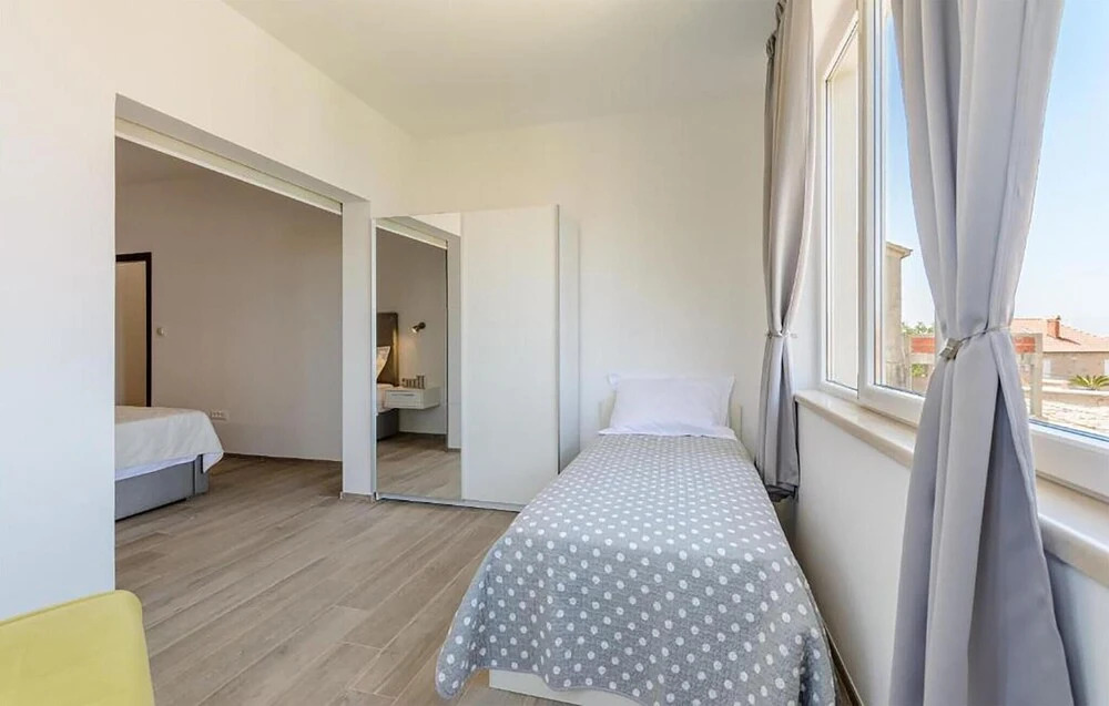 Awesome Apartment in Sutivan With Wifi and 3 Bedrooms
