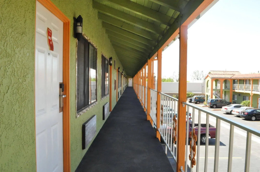Big A Motel & Suites Near Disneyland Orange County