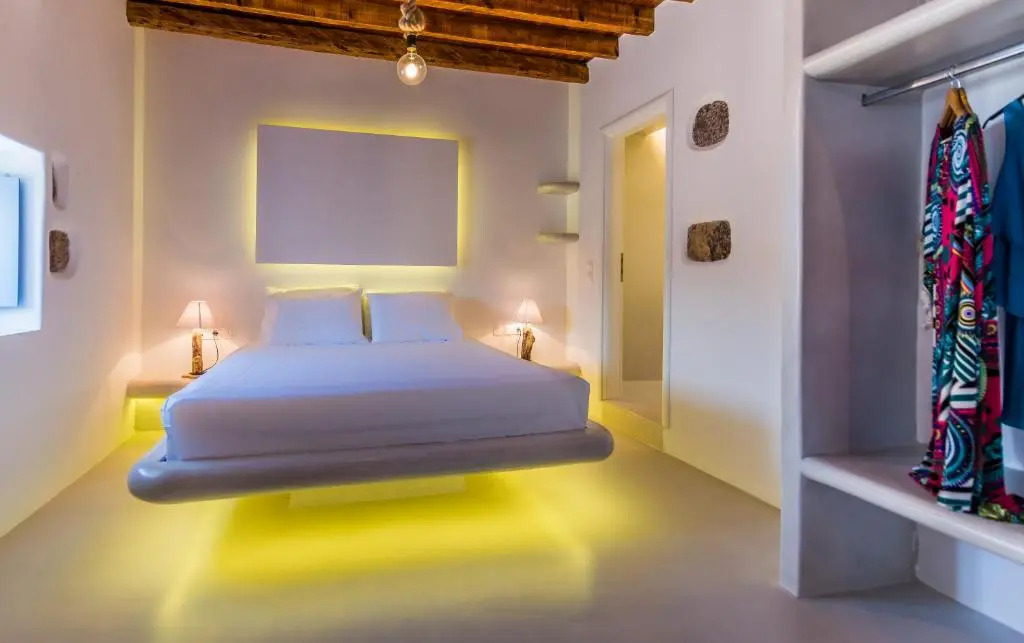 Plaka Suites