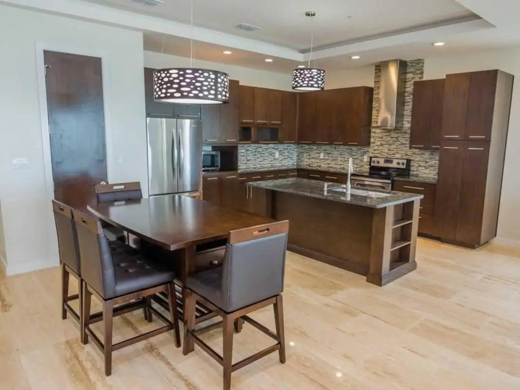 5 BEDROOM BEACHFRONT CONDO - 3rd Floor