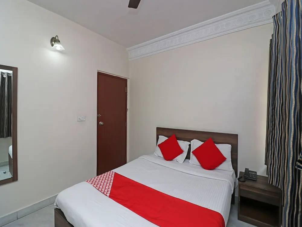 Oyo 36083 The Guest House