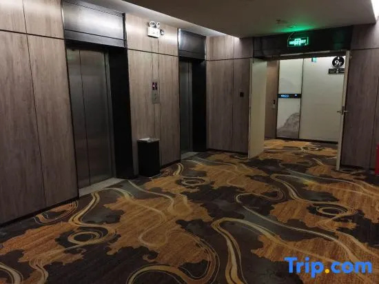 Shengyue Business Hotel (Subway Station of People's Hospital, Jiankang Road, Zhengzhou)