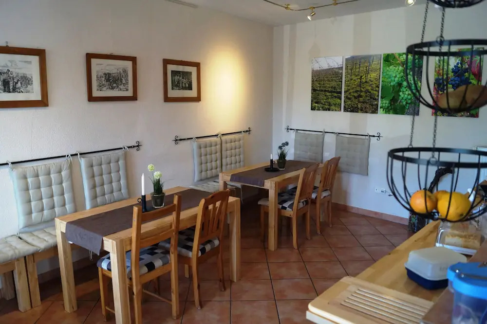 Gästezimmer / Weingut Peter