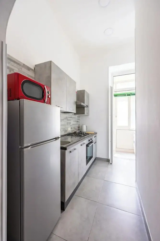 Red Comfort Flat Near Garibaldi Station