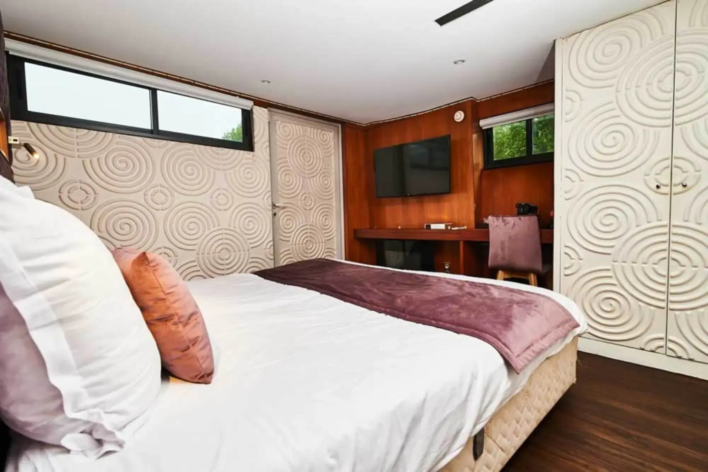 VIP Paris Yacht Hôtel & Spa