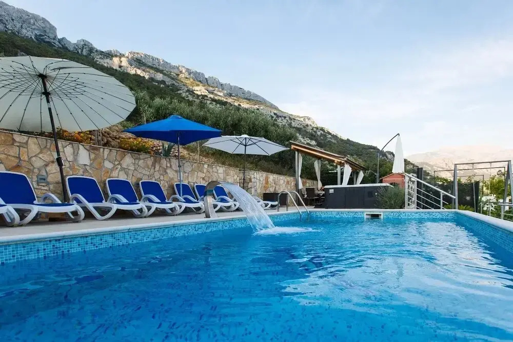 Dusa - With Pool - A3 - III kat