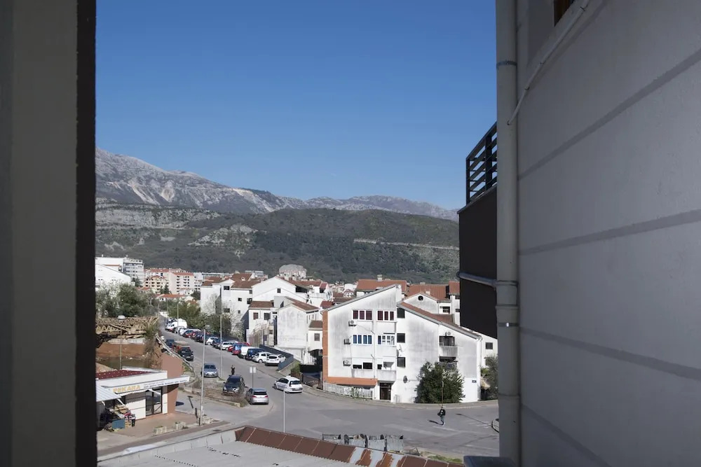 Helena Apartments