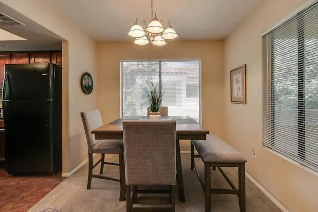 Luxury Paradise Valley Condo, Complete Remodel!