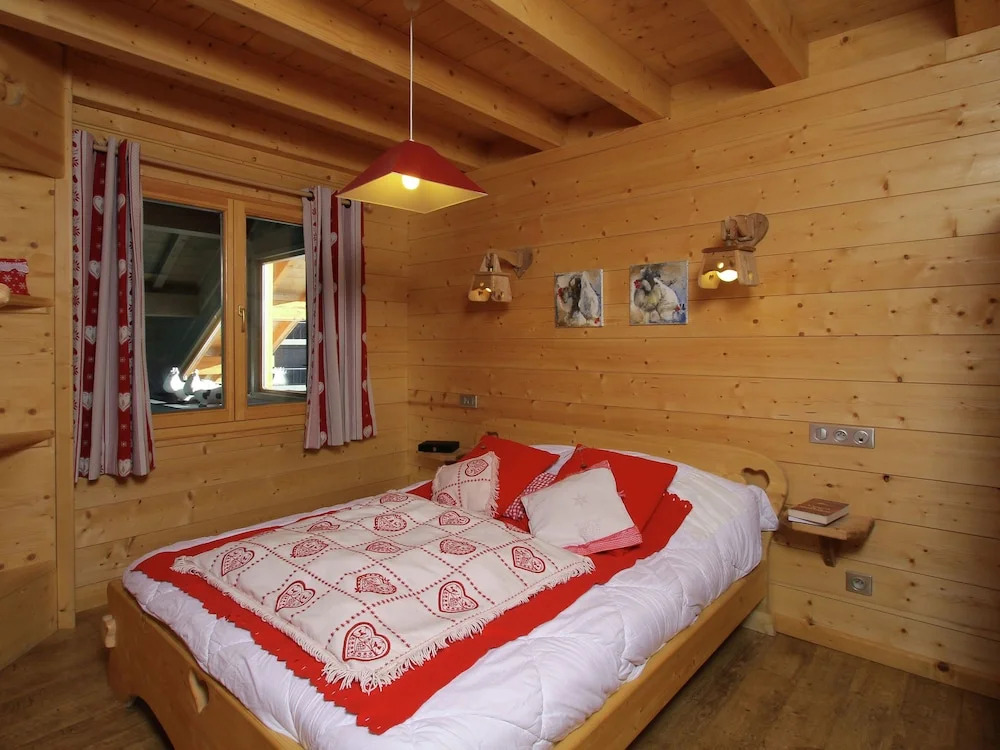 Comfortably Furnished Chalet Just 80 m. From the Slopes