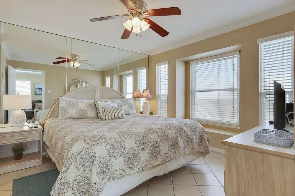 Seascape 1308 - 2 Br Condo