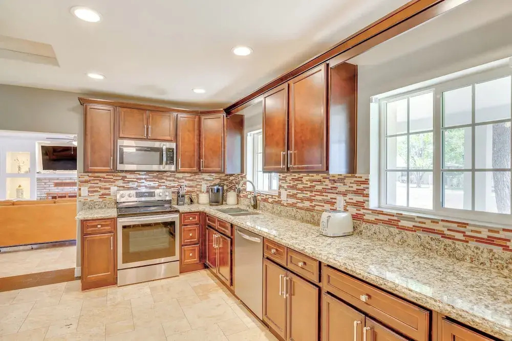 8 Mi to Dtwn: Pet-friendly Phoenix Home!