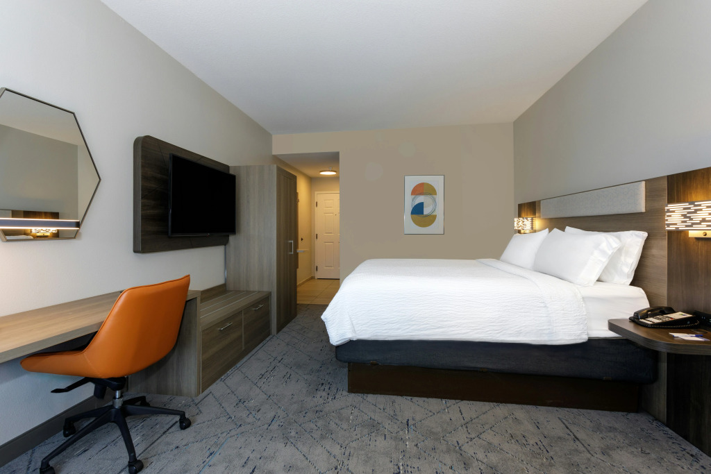 Holiday Inn Express Tampa N I-75 - University Area by IHG