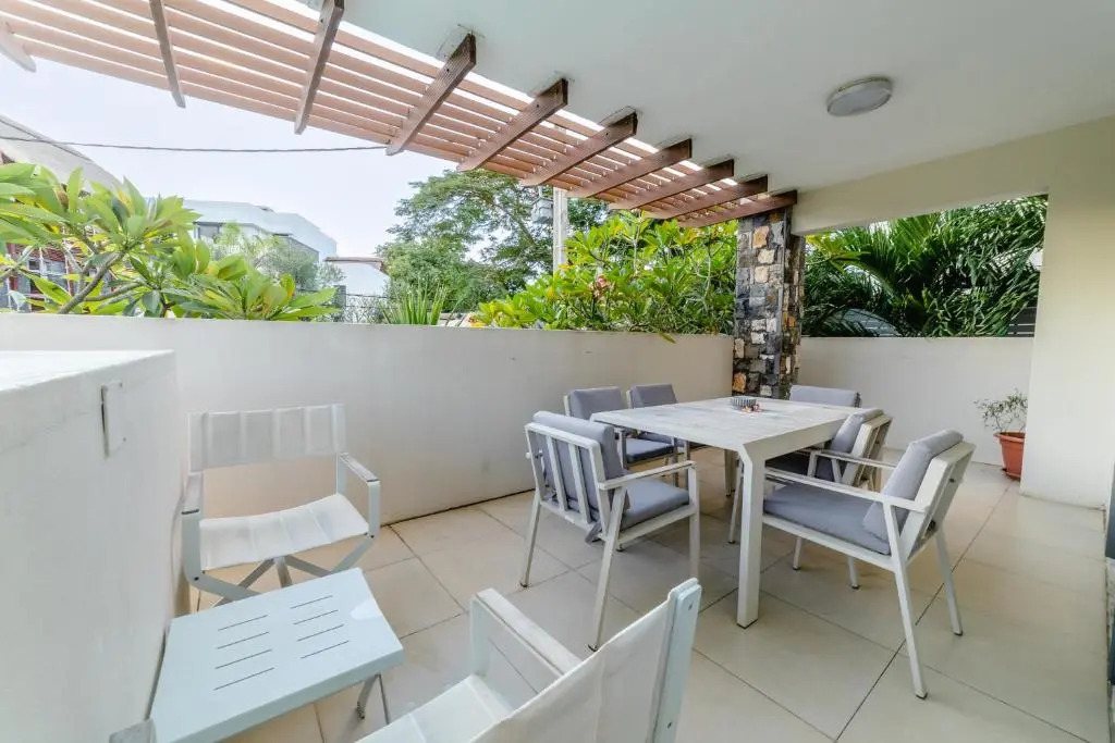 Beachcove Apt No 10