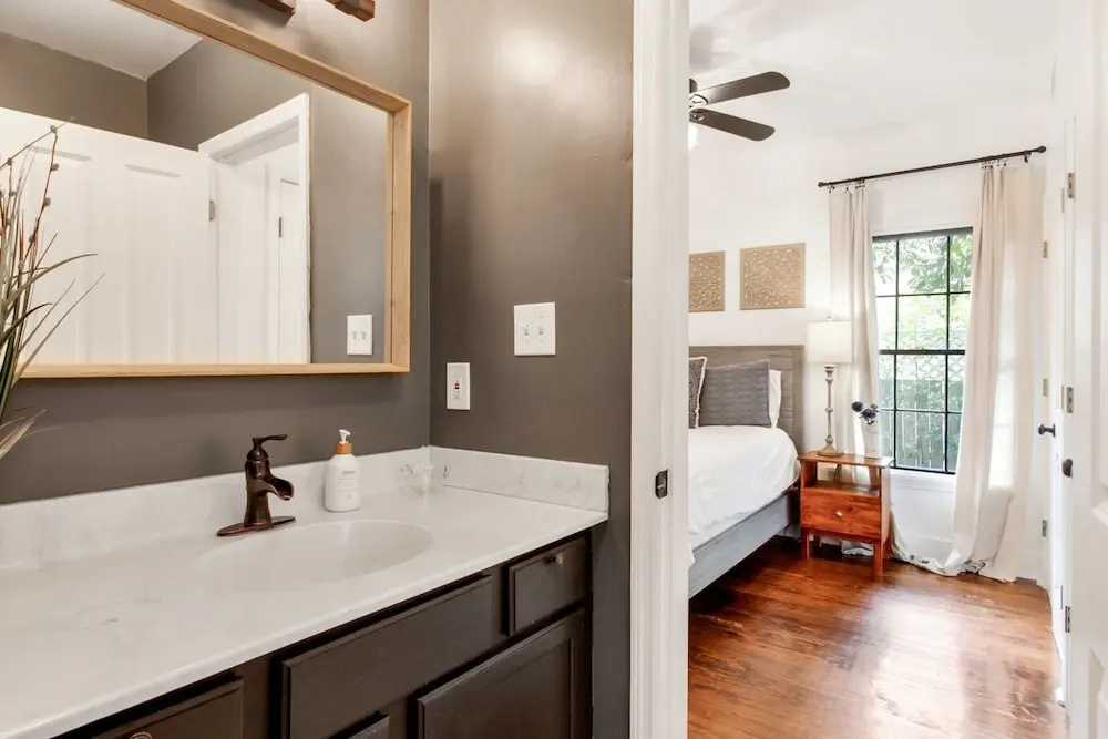 New Listing! Dreamy Townhome W/ Private Backyard 2 Bedroom Townhouse