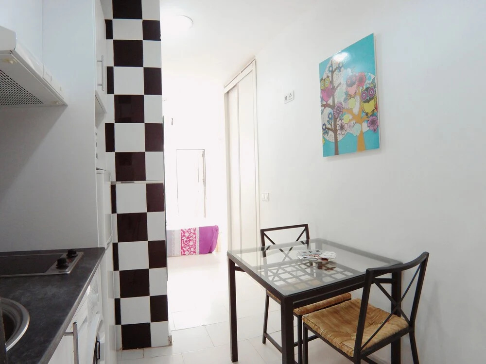 Estudio en bajos y patio int 4m2 en Puerta del Angel AZBB2