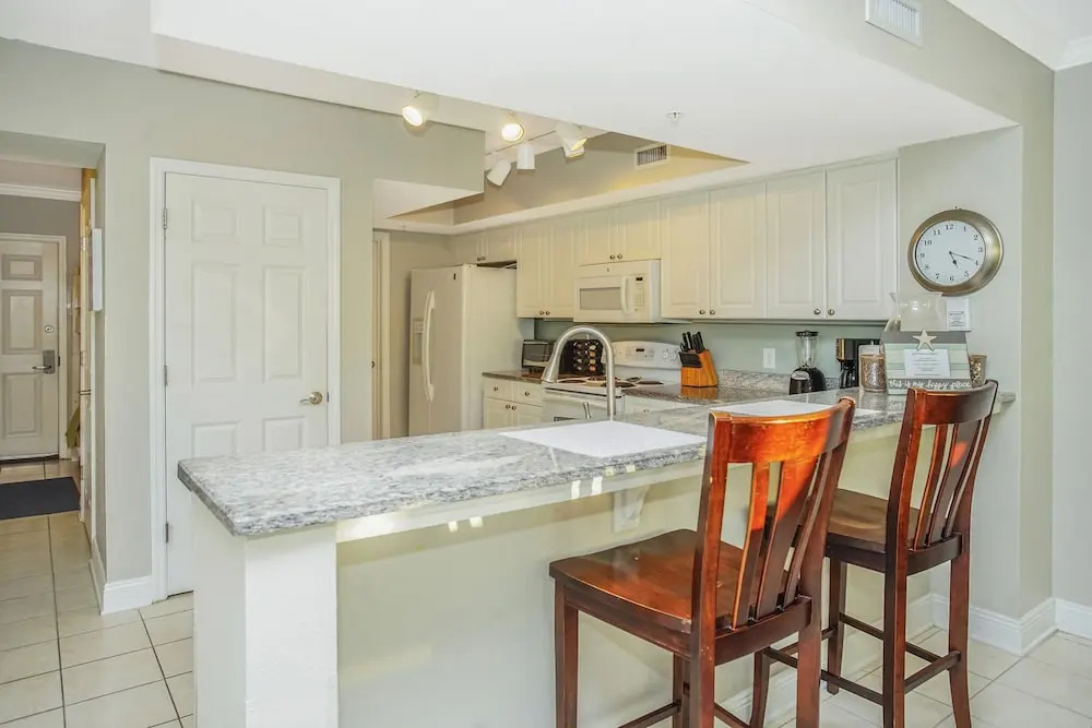 Emerald Beach 1130  by Best Beach Getaways