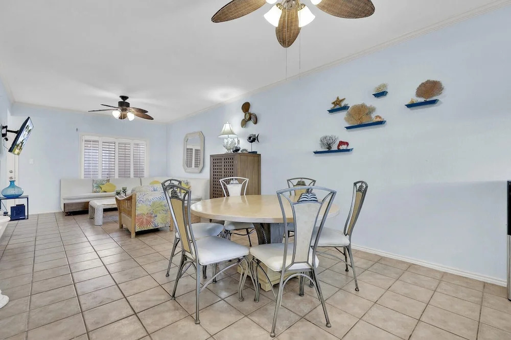 2-story Condo Next to Beach w/ Ocean Views!