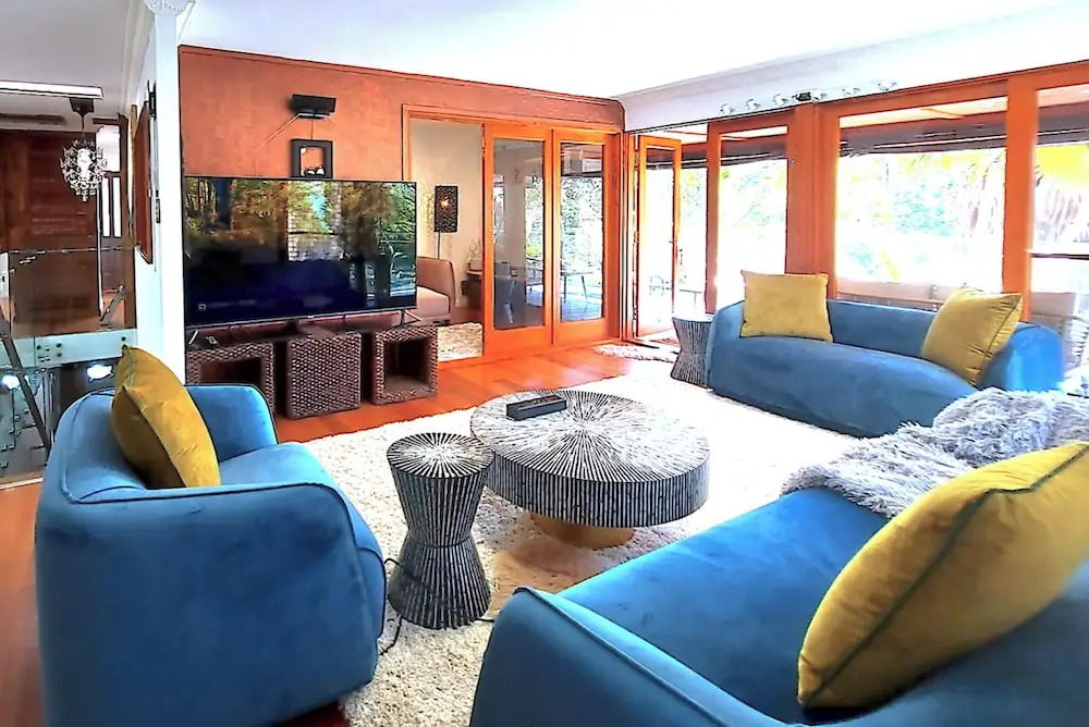 Charming Retreat! at Famous Palm Beach! Outdoor Spa Till 8! Walk to Ocean Beach!