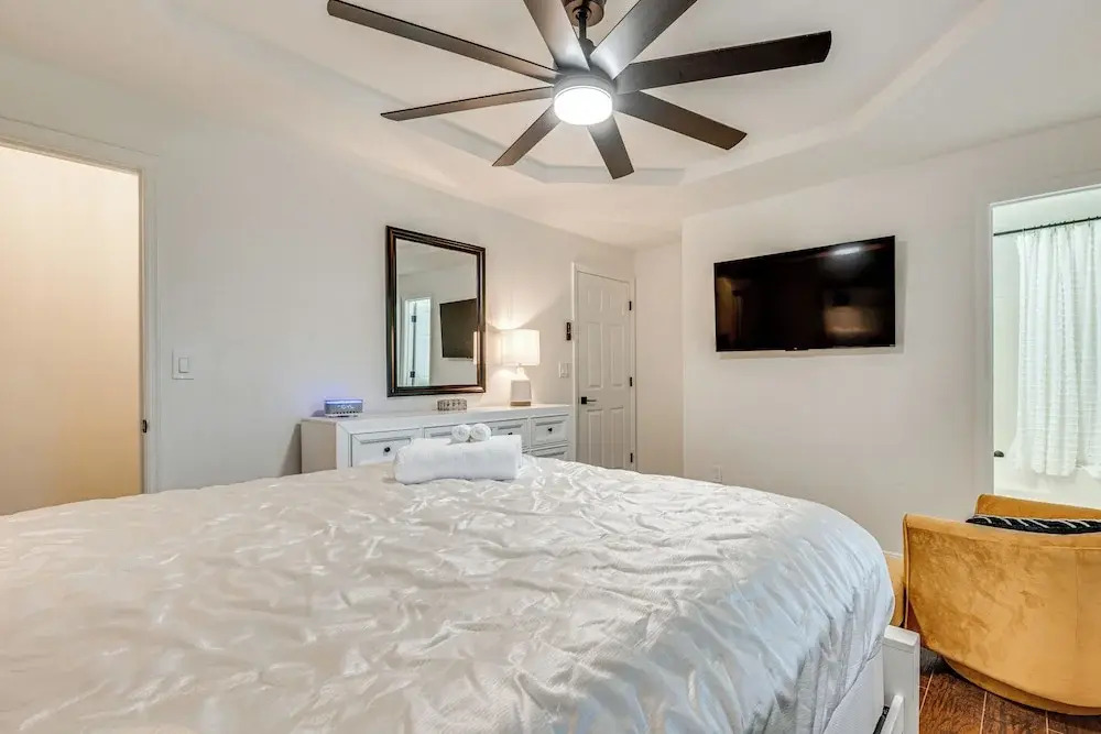 7 Mi to Dtwn Atl: Upscale Family Home w/ Balcony