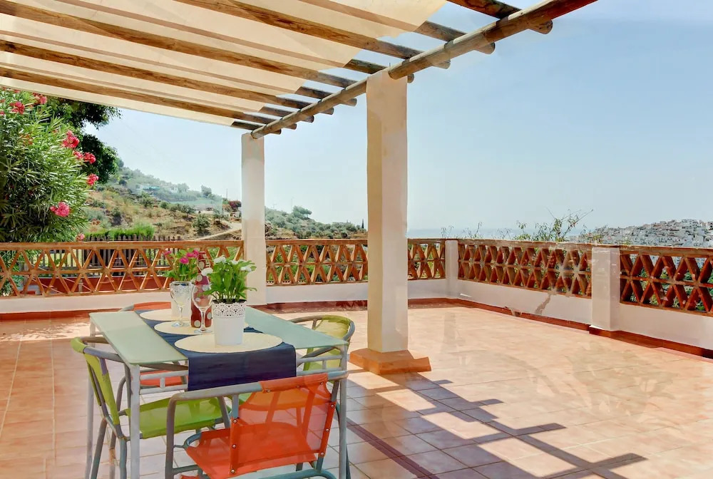 Villa Benama by Villa Plus