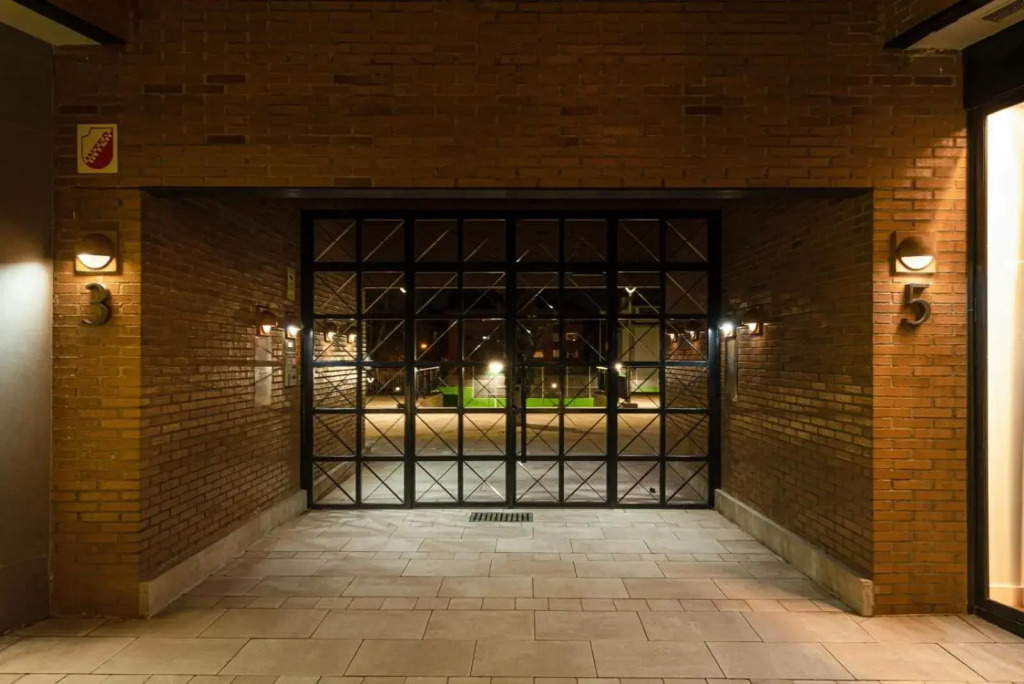 Premium Accomodation in La Rosaleda - Madrid