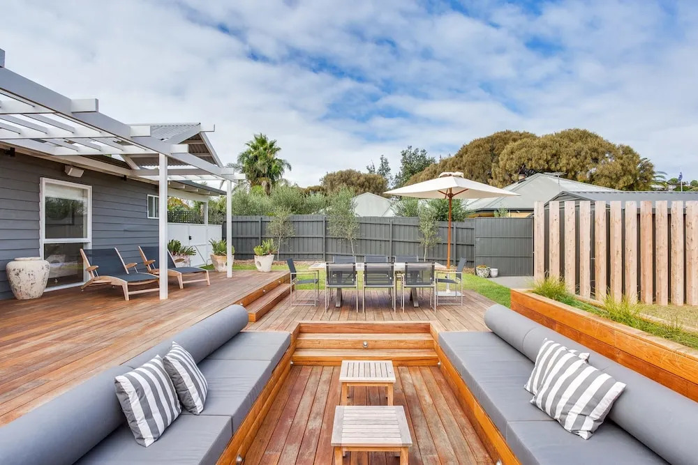 The Deck on Donalda