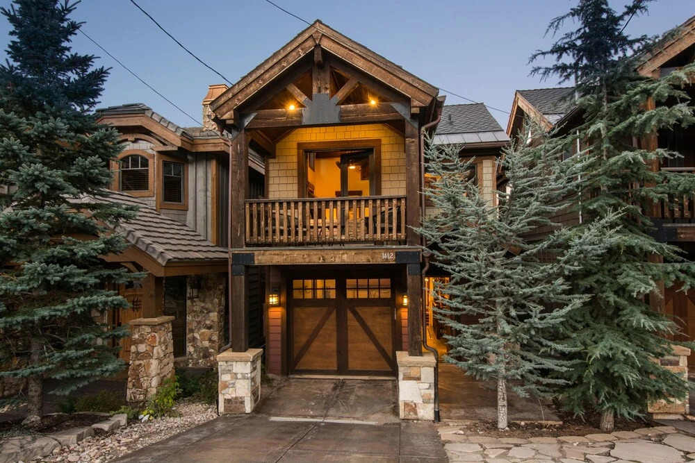 Slopeside 4 bedroom Townhome by All Seasons Resort Lodging