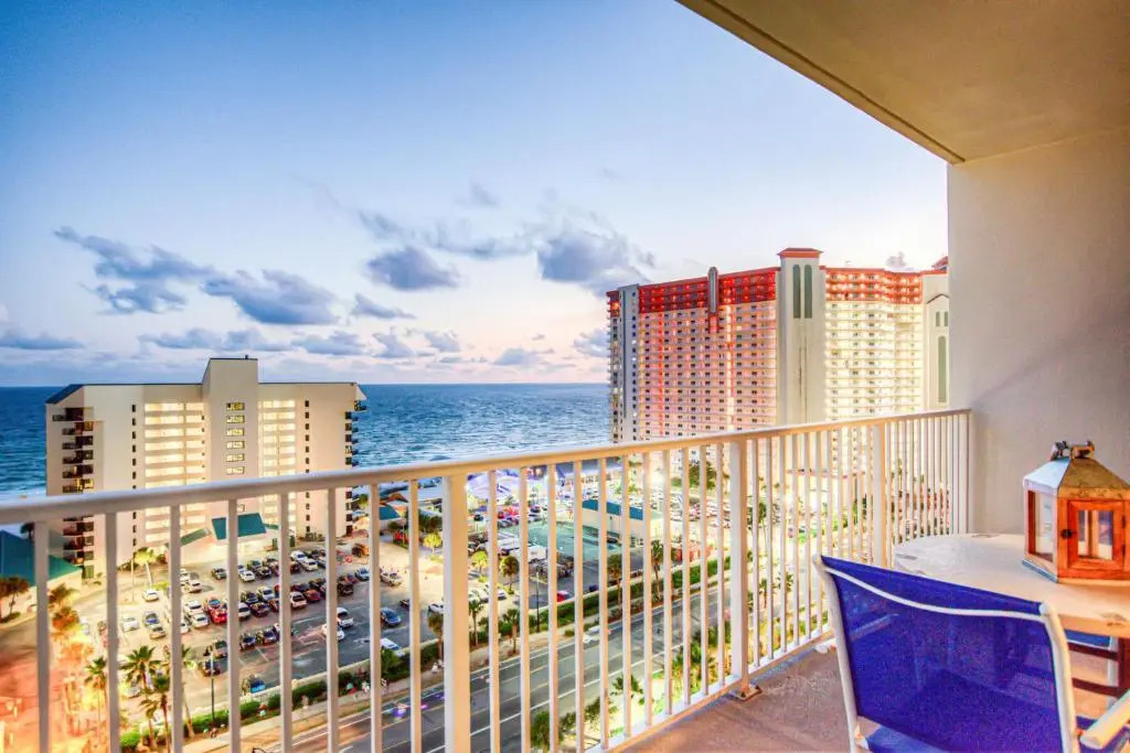 11 TH FLOOR In Laketown Wharf 1 BD, 2 Bathroom with Amazing Amenities, 1114!