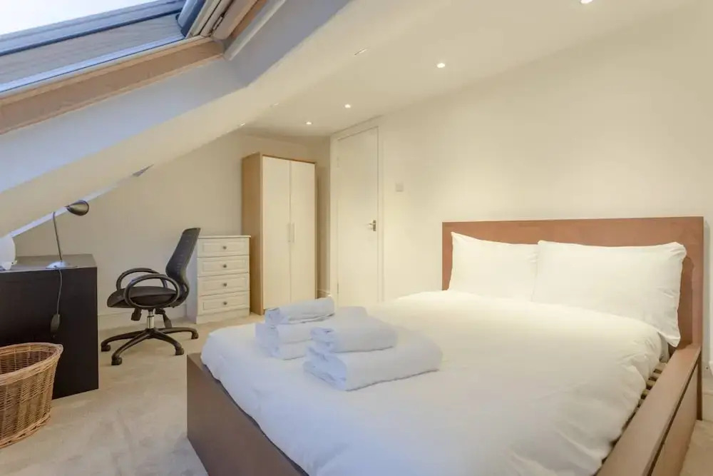 Cozy Charming 3 Bedroom House in Hammersmith