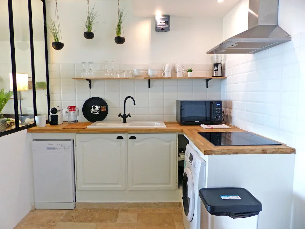 LA BOHEME, résidence de 5 appartements avec piscine, vue océan, Petite Ile