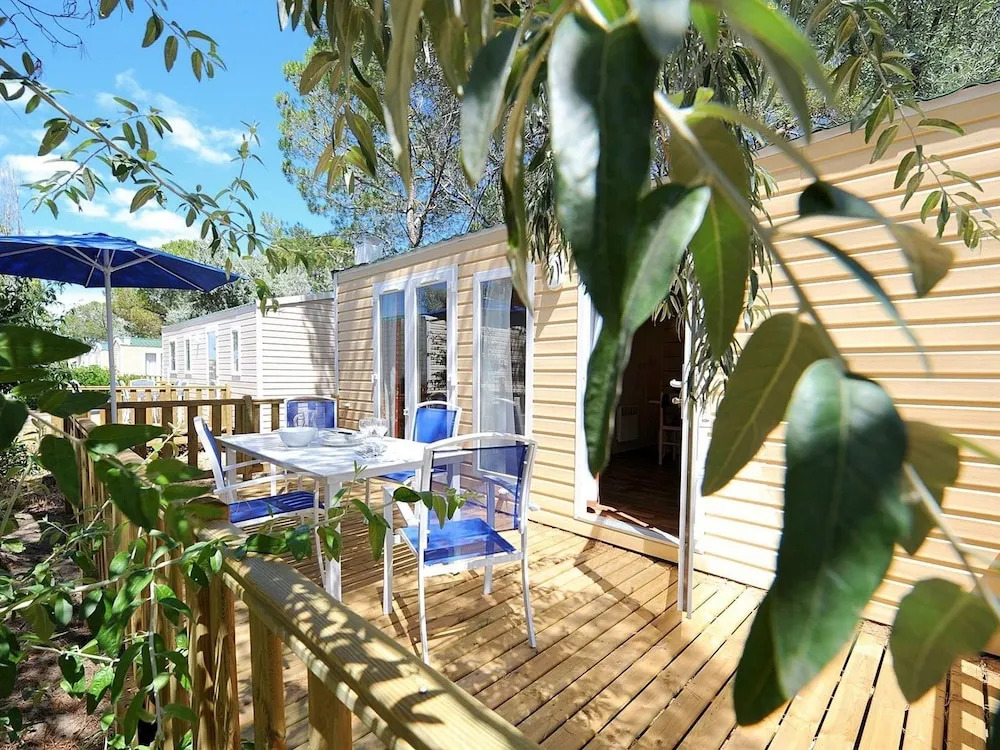 Cozy Mobile Home With AC in Quaint, and Green Camargue