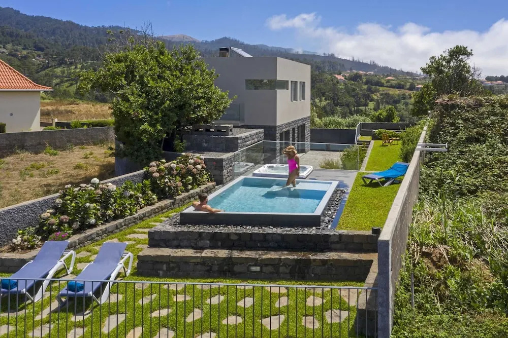 Casa da Maloeira by An Island Apart
