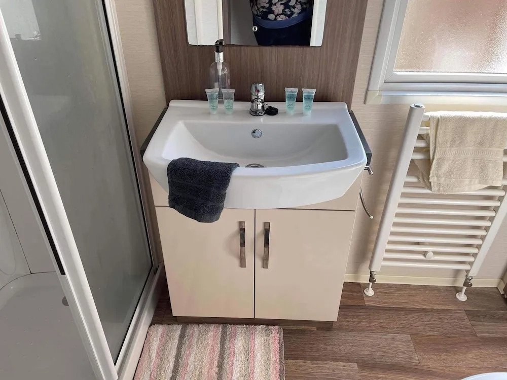 Pets Stay Free 8 Berth lux van Heacham Beach