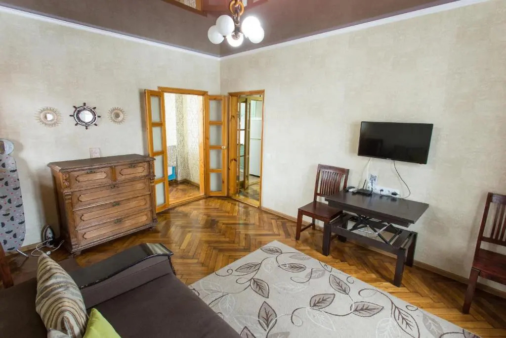 Royal Apartment On Bazhanova 11 A
