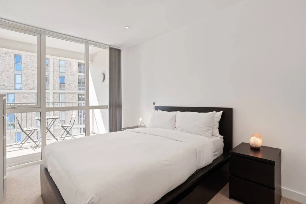 Stunning 1-bed apt W/roof Terrace in Canning Town