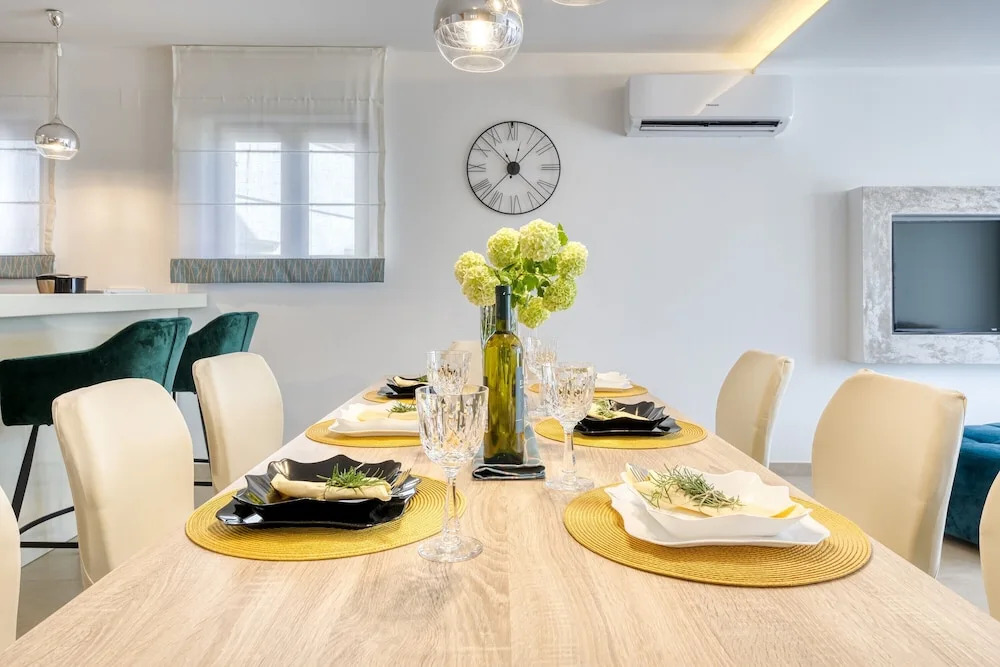 Villa Mare With Private Pool And Garden - Happy Rentals