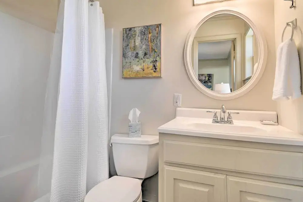 Gulf Shores Rental w/ Large Porch - Walk to Beach
