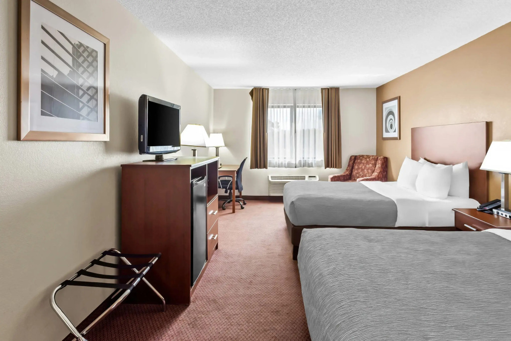 Quality Inn-Sawyer