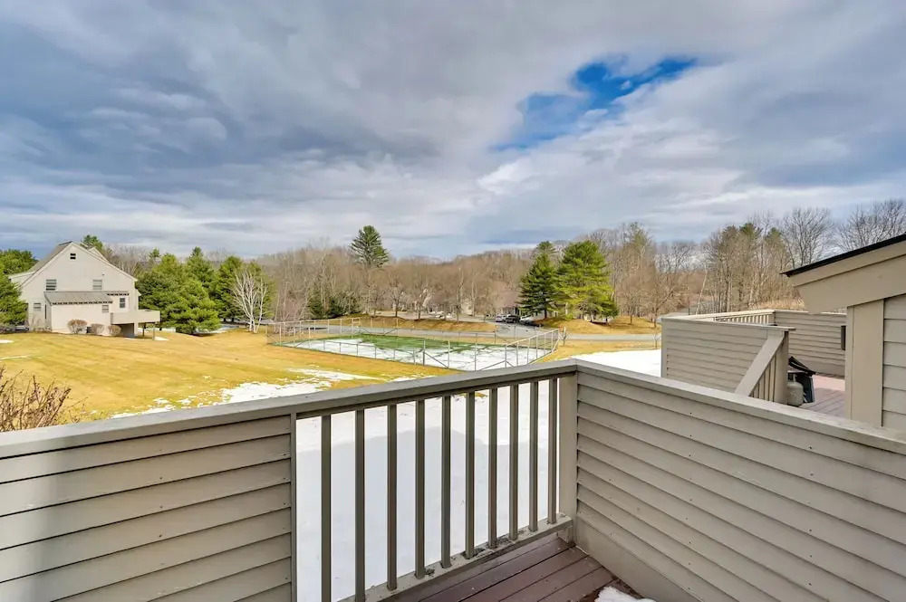 Bright Condo w/ Community Perks: Near Ski Quechee!