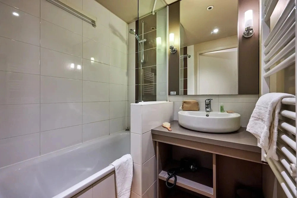 Courseulles Family Apartment for 6