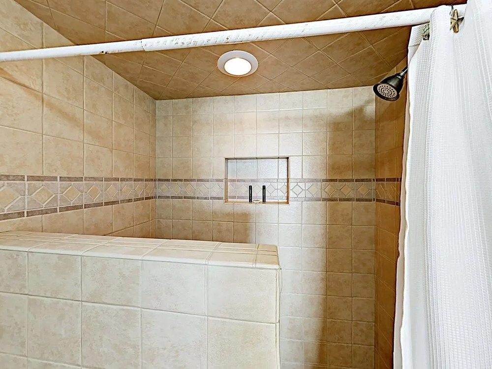 2BR Embassy #404 - 2 Br Condo