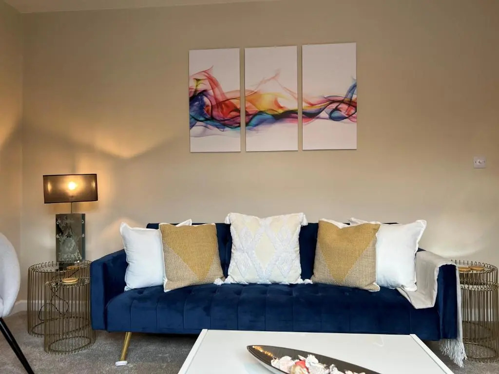 Charming 4-bed House in Winchester,free Parking