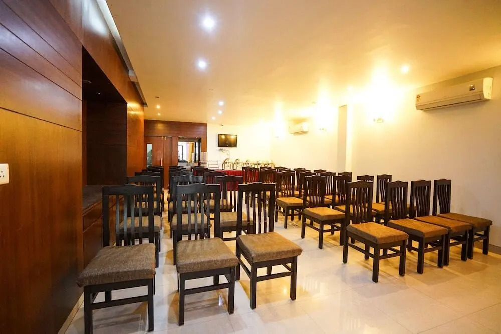Hotel Aarya Inn