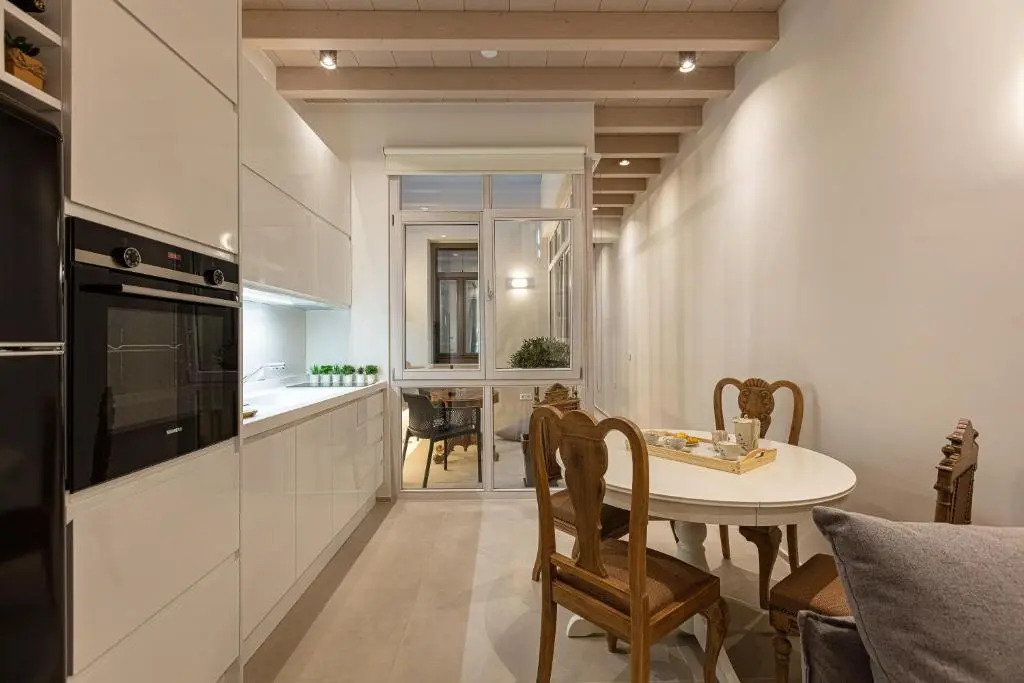 V77 Seafront Suites