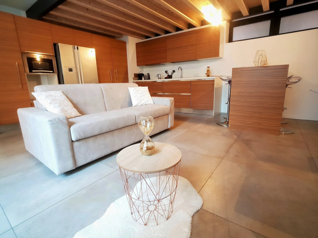 Design Central Apartment