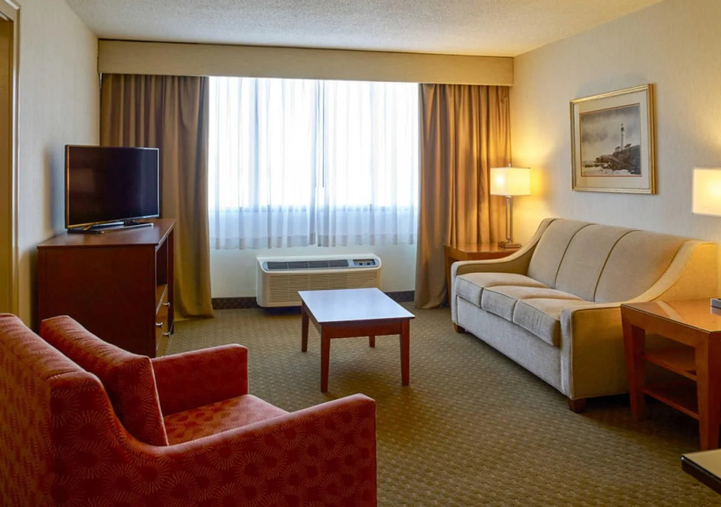 Clarion Hotel Portland Airport ME