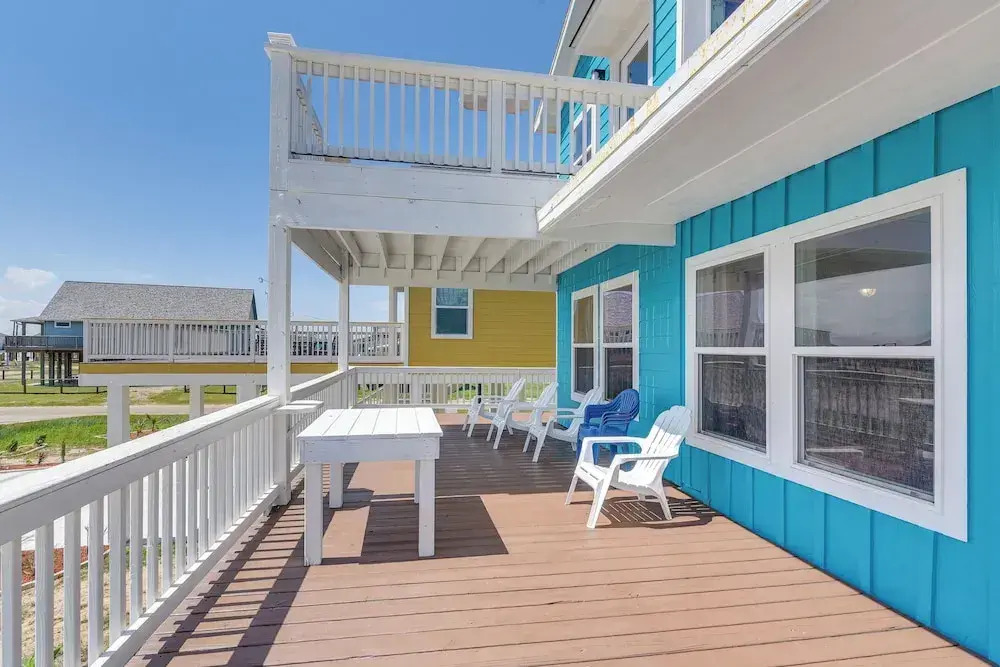 Walk to Shore: Freeport Beach House w/ Grill