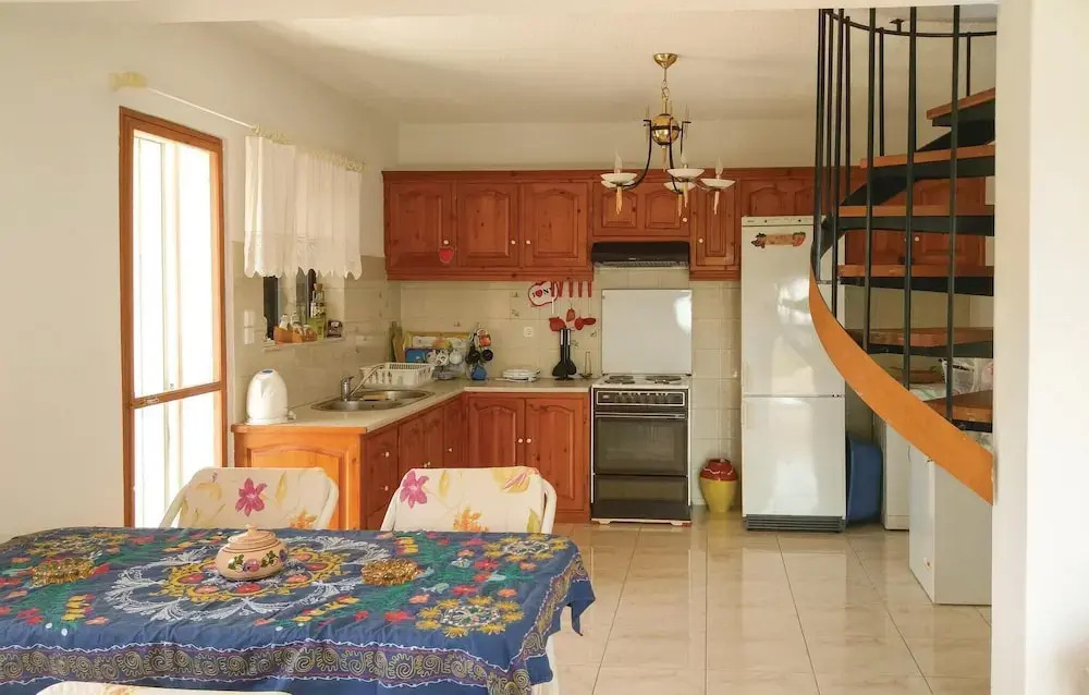 Nice Apartment in Korfos, Korinthos With 3 Bedrooms and Wifi